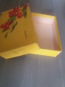 stará papírová krabice od bonboniéry Figaro - 3