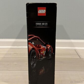 LEGO Technic 42125 Ferrari 488 GTE - 3