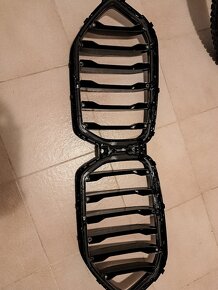 Maska BMW X6 G06 černá podsvícená originál - 3