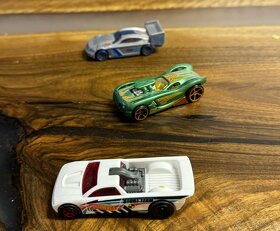 3x auticko Hot Wheels - 3