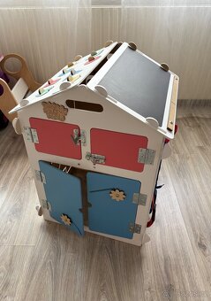 elis design Domeček activity board - 3