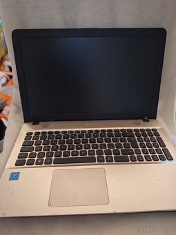Isus notebook na náhradní díly - 3