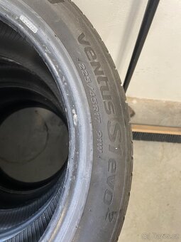 Pneu 225/45 R17 - 3