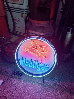 Velký neon Mobilgas do garáže, trucovny - 3