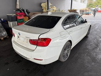 BMW F30 320i 2013 N20B20a 135kW Alpinweiss - 3