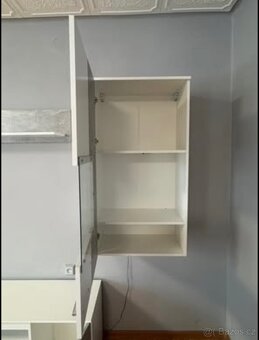 Obývací stěna s konferenčním stolkem a jídelním stolem - 3