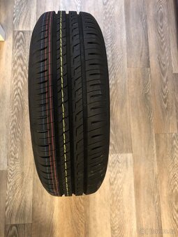 Prodám letní pneum. Barum Bravuris 195/65 R 15 T - 3