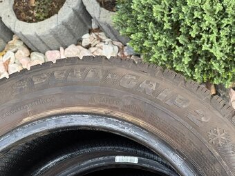 215/65 R17 - 3