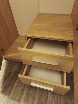 Prodám šatní skříň Dub Sonoma - 3