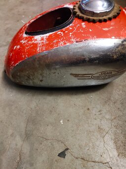 Nádrž Jawa 250 - 3