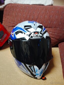 Přilby Airoh GP - 3