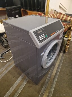 Průmyslová pračka - 3