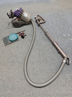 Vysavač Dyson DC23 - 3