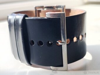 Calvin Klein manžetové hodinky
Černá kůže - 3