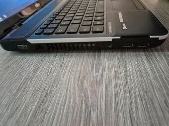 Notebook Fujitsu LIFEBOOK AH531 15,6" LED - 3