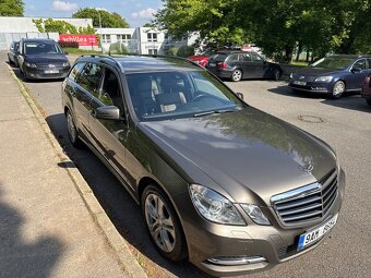 Mercedes Benz - 3