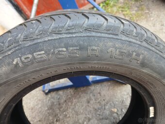 dve letni gumy 195/65 R15 s dezenem 4,5mm - 3