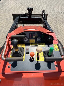 Pásový mininakladač Ditch Witch SK800 - 3