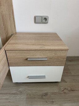 Postel s nočními stolky - 3