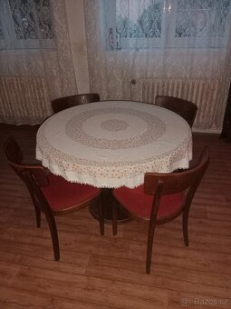Kuchyňský jídelní stůl - 3