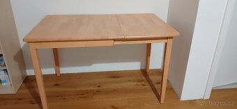 Prodám rozkladací jídelní stůl a 4 židle - 3