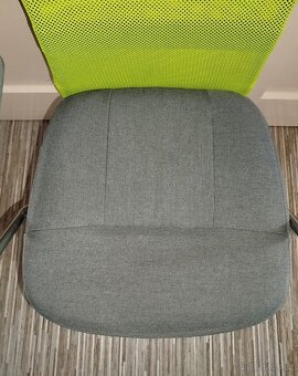 Dětská židle na kolečkách s područkami - 3