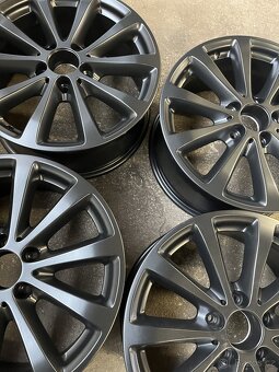 Kola Mercedes Benz 17 - 3