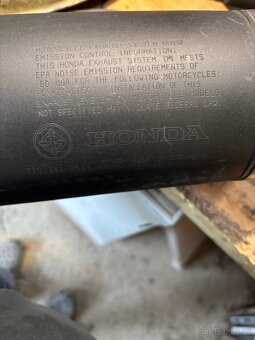 Tlumič výfuku z Honda crf 250 - 3