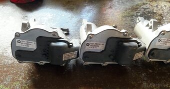 BMW M5 E60 throttle actuator - 3