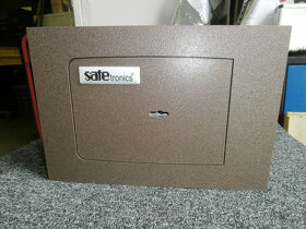 Trezor Safetronic nový na zazdění do zdi za 4.500 kč - 3