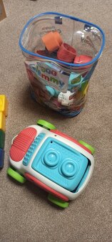 Kostky Clemmy s autem - 3