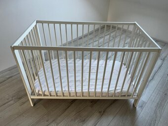 Dětská postýlka s matrací a prostěradly - 3