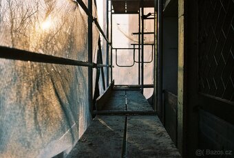 Olympus OM-10 a objektiv 28-105mm - 3