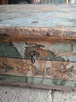 Starožitná dřevěná truhla - 3