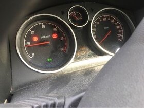 Náhradní Dily opel Astra h 1,9 cdti 74 Kw - 3