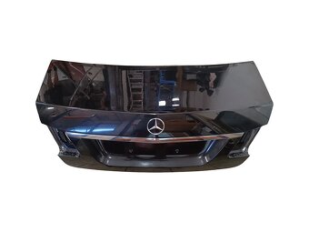 Páté dveře černá metalíza 197 Mercedes E350 sedan r.v. 2012 - 3