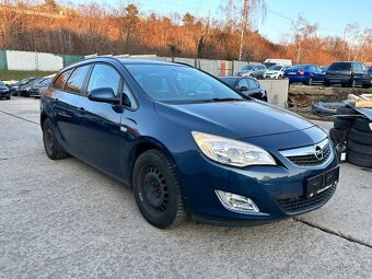 Opel Astra J kombi, najeto 126.908 km, 2 sady kol - 3
