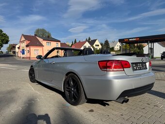 BMW e93 cabrio 325i manuál - 3