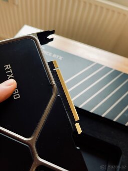 Nvidia RTX 3080 FE 10gb - kompletní balení - 3