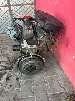 Motor 1,3 Škoda Felicia 781.136B kompletní motor - 3