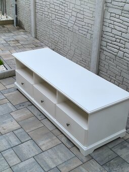 Prodám TV stolek IKEA Liatorp - 3