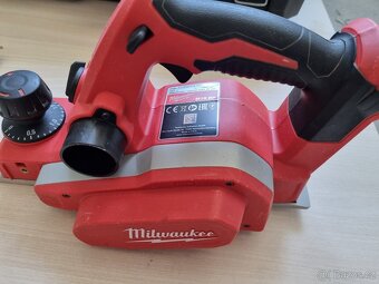 Milwaukee Hoblík M18BP, nabíječka, 1x akumulátor - 3