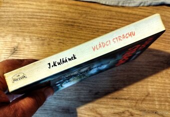 VLÁDCI STRACHU (Jiří Kulhánek) - nejlevněji - 3