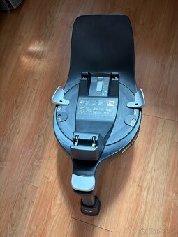Autosedačka Maxi Cosi Pebble 360 40-83cm + základna isofix - 3