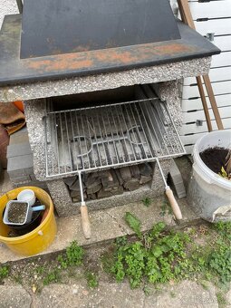 Betonový gril s udírnou - 3