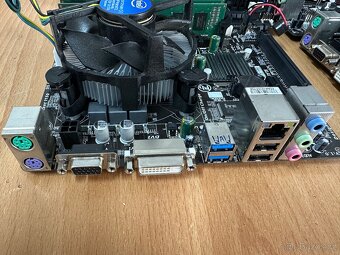 Gigabyte GA-H81M-S2V + Pentium G3250 +4GB ram - 3