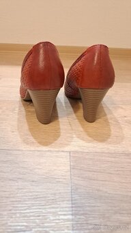 Dámské červené  lodičky vel. 38 zn. Jana - 3