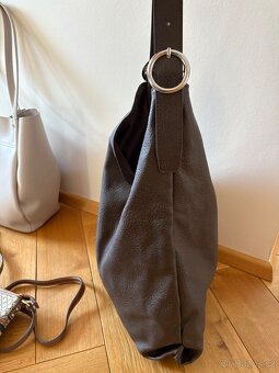 2 nové shoppery, batoh plus kabelka TH zdarma - 3