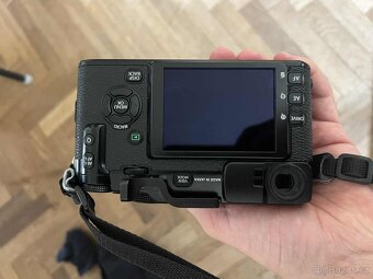 Fujifilm X-Pro1 s objektivem Fujinon XF 18-55mm TENBA brašna - 3