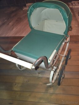 Retro kočárek pro panenky - 3